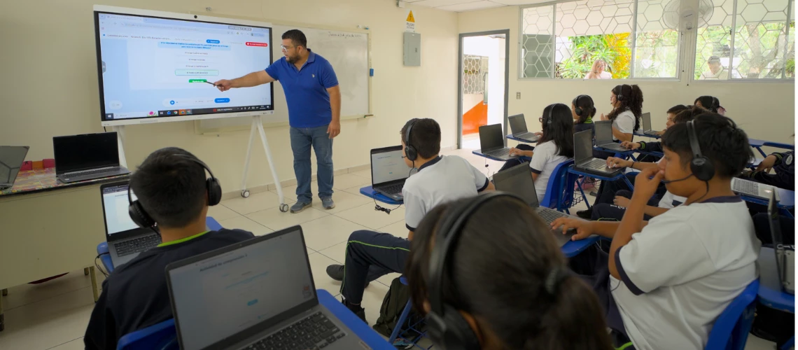 Una señal alentadora desde El Salvador: un sistema alineado y tecnología al servicio de los aprendizajes pueden acelerar los cambios
