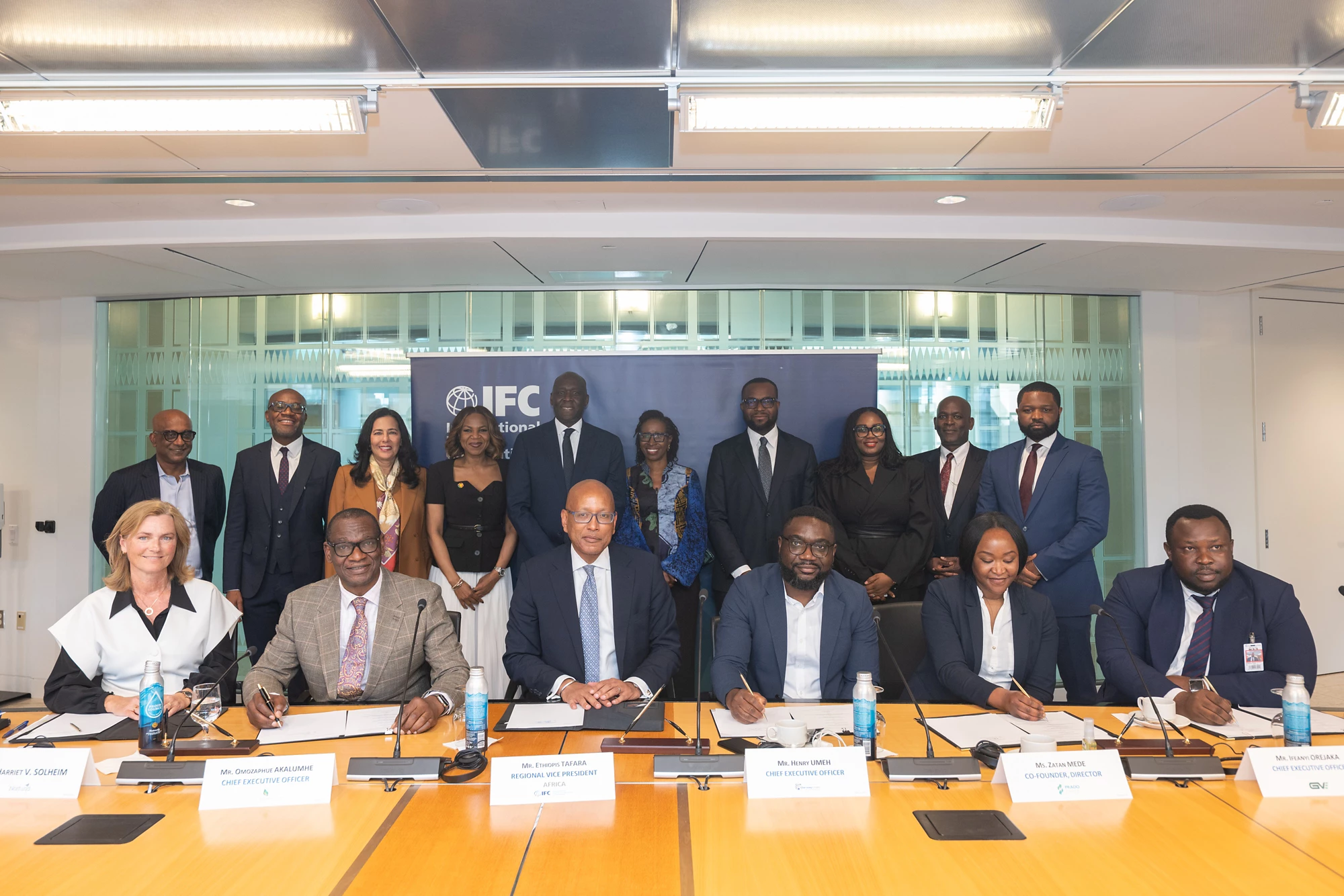 IFC MD Makhtar Diop at SM26 DARES/M300 Event and signing, with Nigeria delegation.