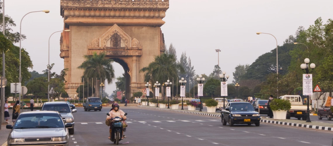 Patouxay Monument on Lanexang avenue in Vientiane, Laos  © William Casey/Shutterstock