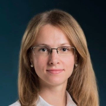 Olena Bogdan headshot