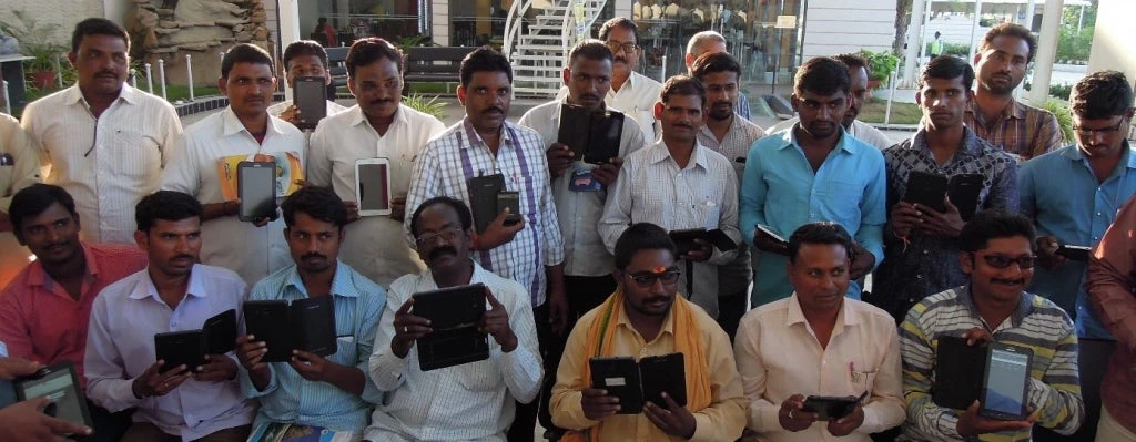 Satellite information helps extension staff increase productivity and reduce water consumption, Telangana, India. Credit: eLEAF, 2017