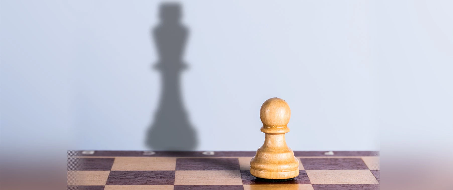 A chess board depicting shadow banking concept | © shutterstock.com