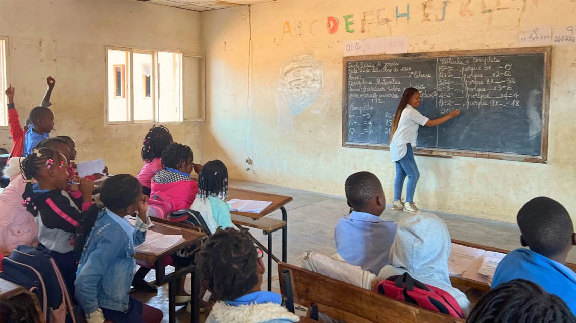 Children attend class at a primary school in Maputo. Photo: Leonor Costa Neves/World Bank
