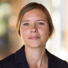 Anna Custers, Economist