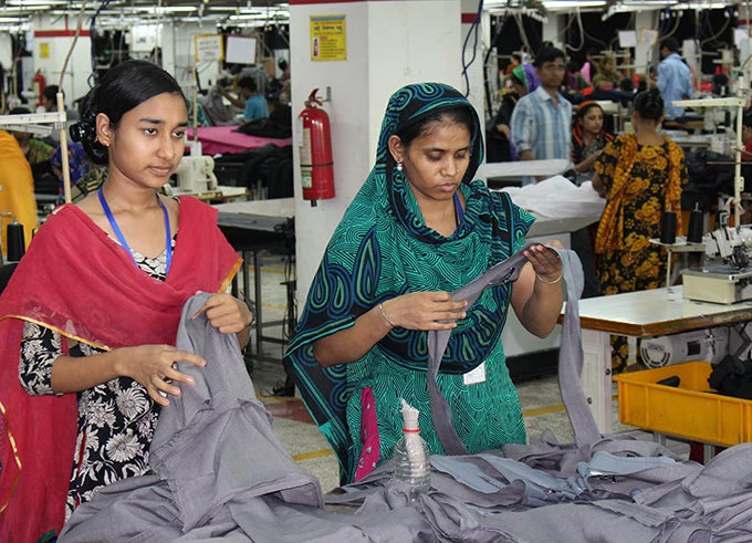 Bangladesh Women in Garment Factory