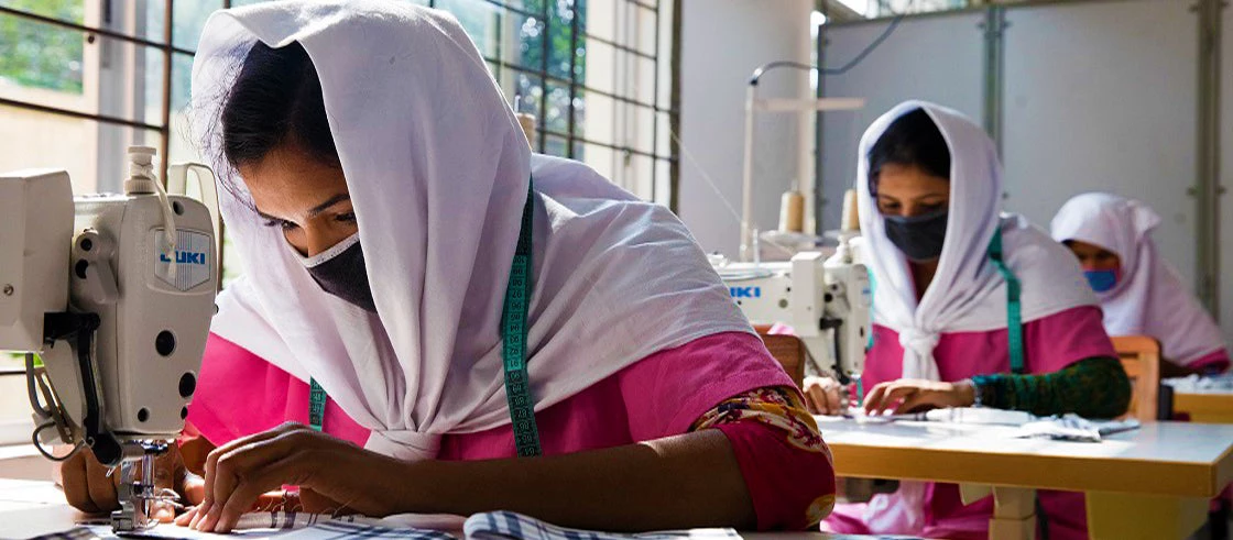 Young Bangladeshi women being trained at the Savar Export Processing Zone training center in Dhaka, Bangladesh. Photo: Dominic Chavez/World Bank