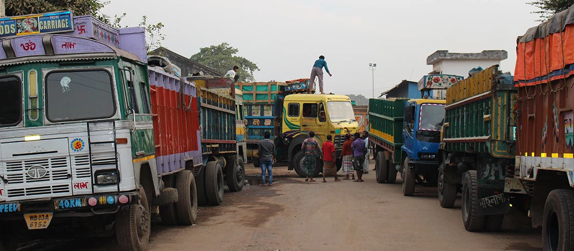On average it takes five days (pre-COVID-19) for a truck to cross the Petrapole-Benapole border crossing, the largest land port between Bangladesh and India. Photo: Erik Nora/World Bank