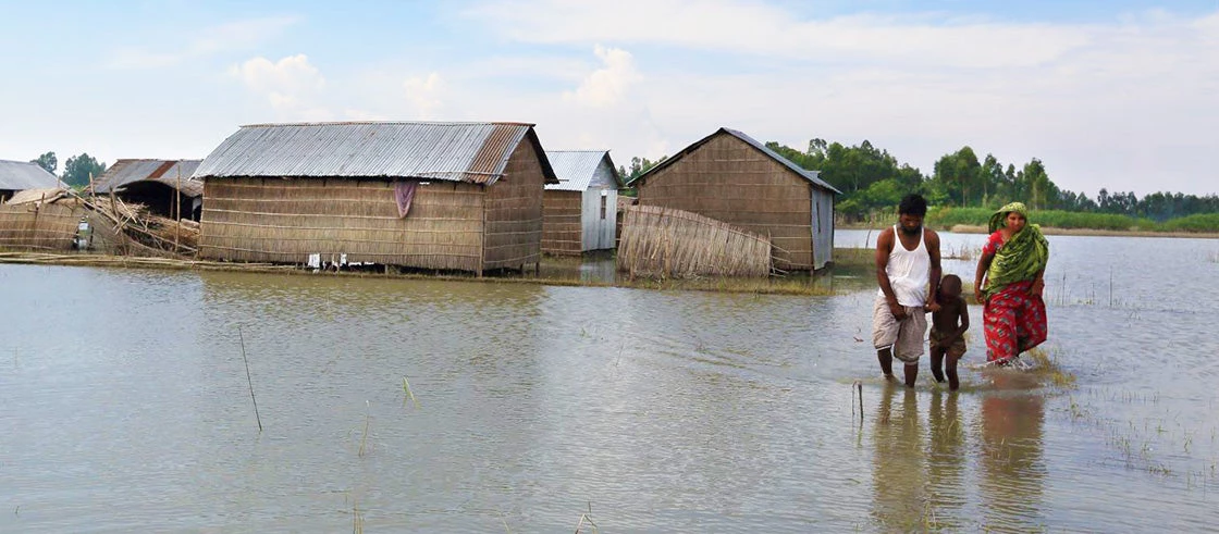 Coastal communities in Bangladesh are environmentally-stressed leading to increased migration to neighboring regions and countries. Photo Courtesy: World Bank
