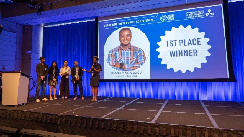 Announcing the winner of the 2022 WBG Youth Summit Pitch Competition at the World Bank Group Headquarters in Washington DC. Photo: World Bank