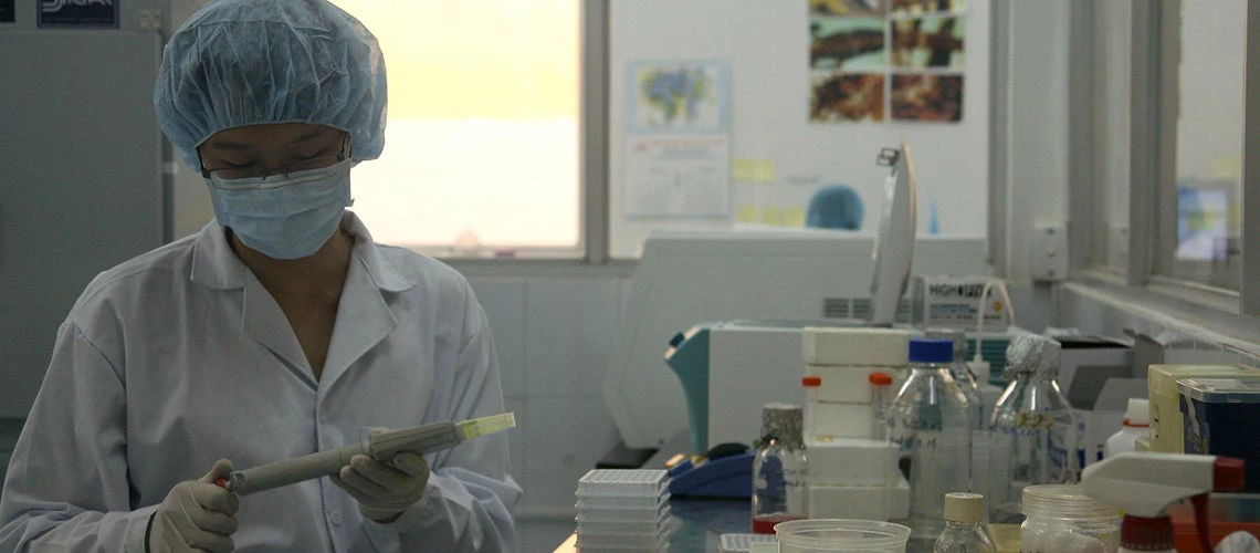 Lab technicians working | World Bank