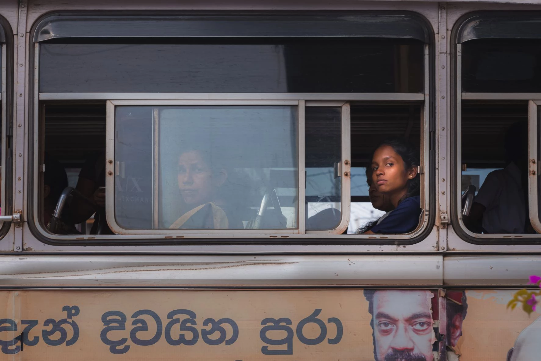 bus girls