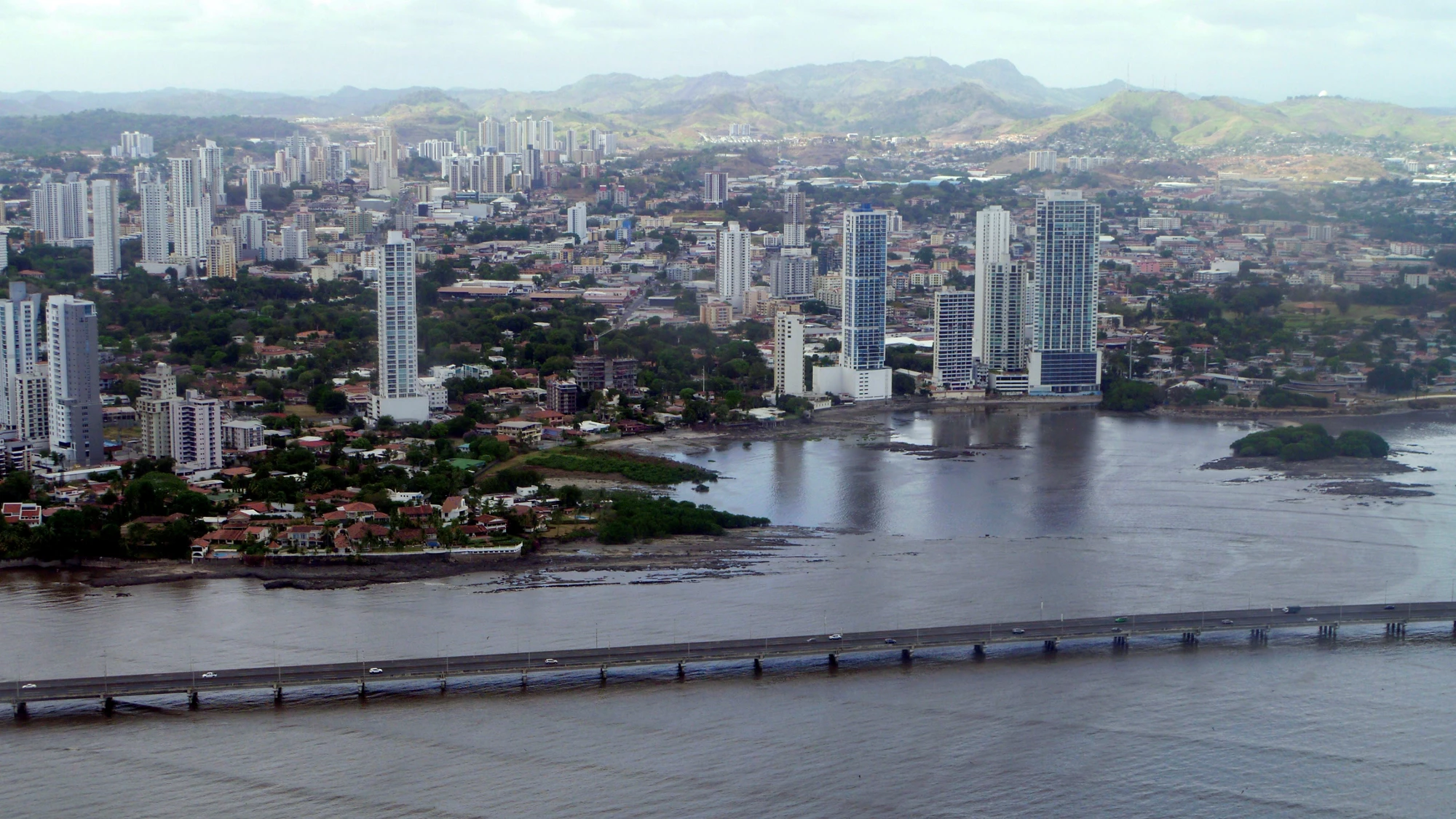 Tramo marino del Corredor Sur en la Ciudad de Panamá. 