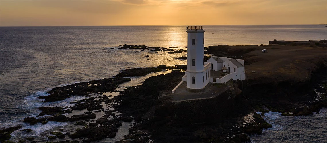 Aerial view of Praia Dona De Maria Pia lighthouse in Santiago, capital of Cape Verde Islands | © shutterstock.com