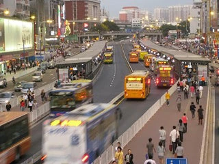 Guangzhou's bus rapid transport system cut traffic and travel time. Benjamin Arki/World Bank