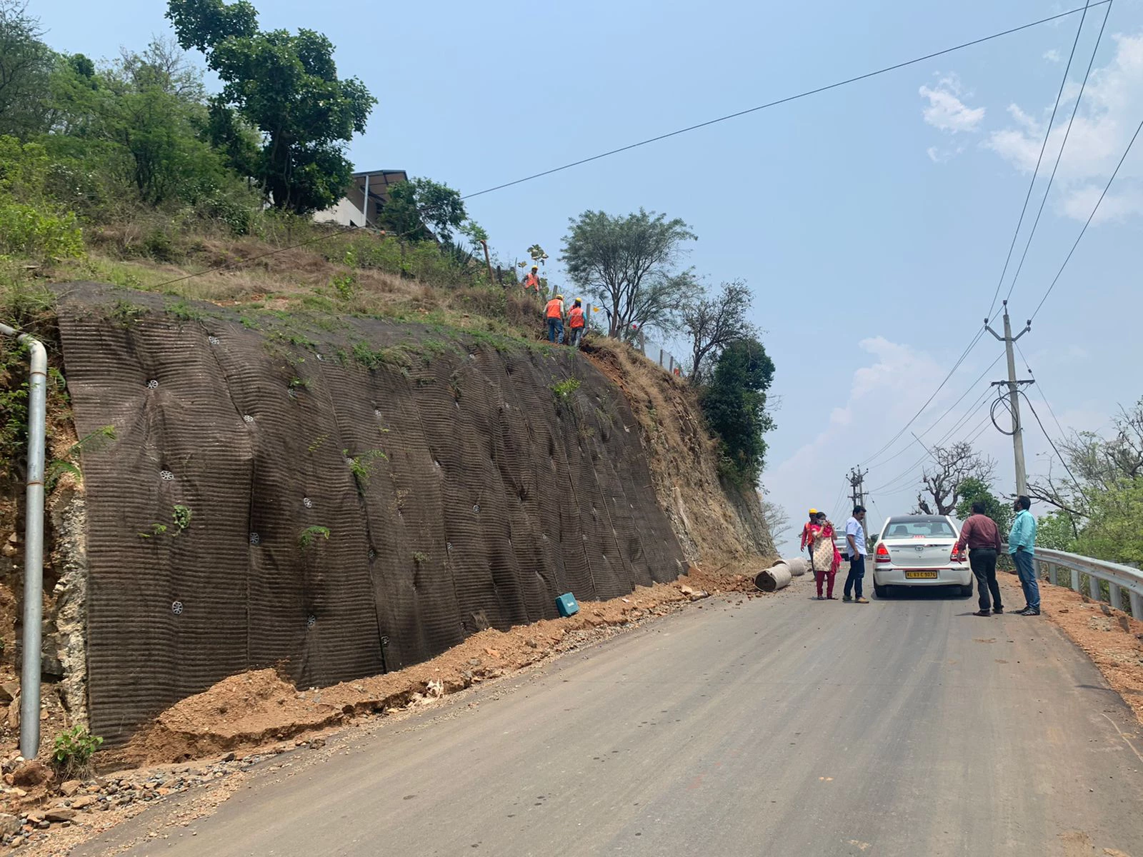 Roads in Kerala,India destroyed by landslides following a flood in August 2018. Photo: Indranil Bose/World Bank