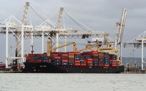 Container ship in Durban. Source - flickr.com/photos/royluck/