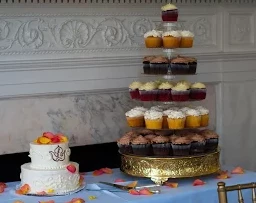 The cupcake tier wedding trend.