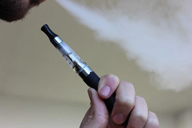 E-cigarette-1301664 640