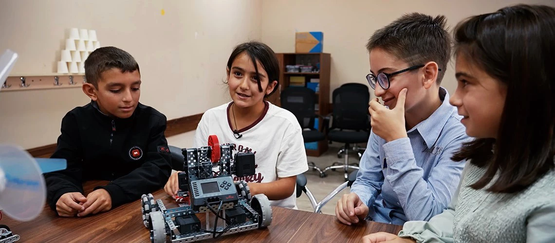 Tres brechas de capital humano que frenan el empleo en Europa y Asia central