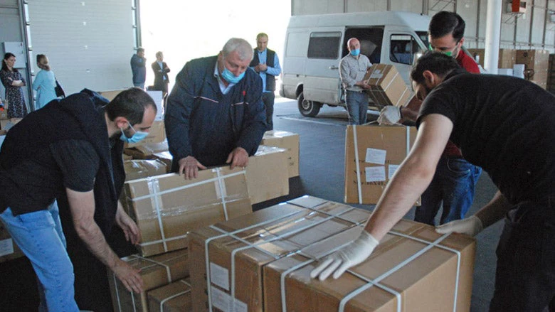 Los nuevos kits de prueba COVID-19, comprados con el apoyo del Banco Mundial, llegan a Georgia. Foto: © Banco Mundial