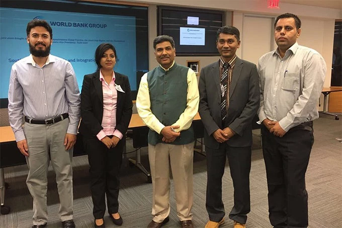  Aamir Khan/ Pakistan, Sreerupa Sengupta/ India, Sanjay Kathuria/ World Bank, Mahfuz Kabir & Surendar Singh/ Bangladesh) Photo By: Marcio De La Cruz/ World Bank