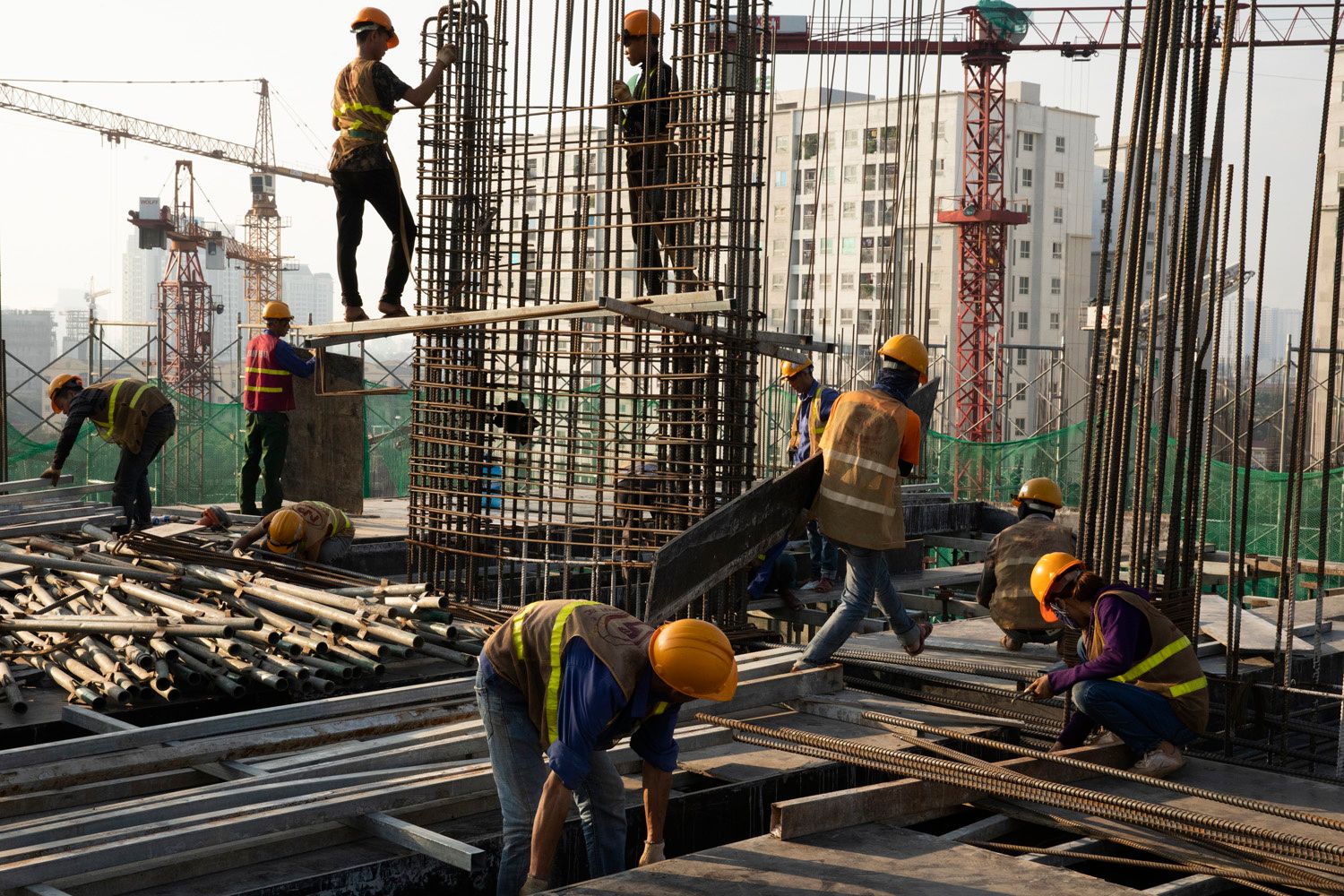 Construction of an EDGE certified apartment building in Hanoi, Vietnam. Photo: Dominic Chavez/IFC