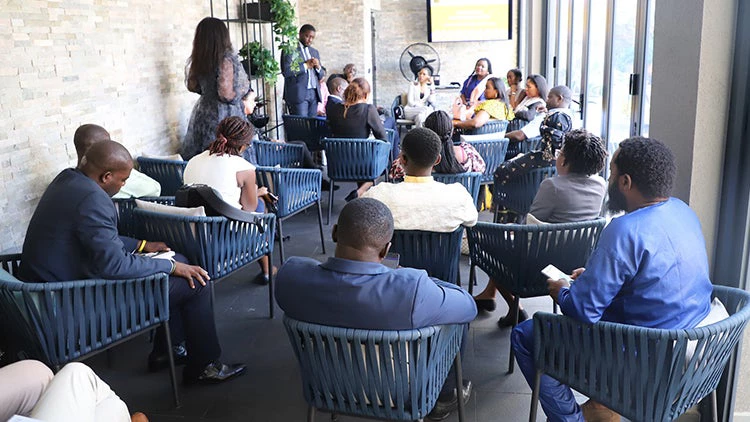 Une conférence pour les jeunes organisée par le bureau de la Banque mondiale à Douala, Cameroun.