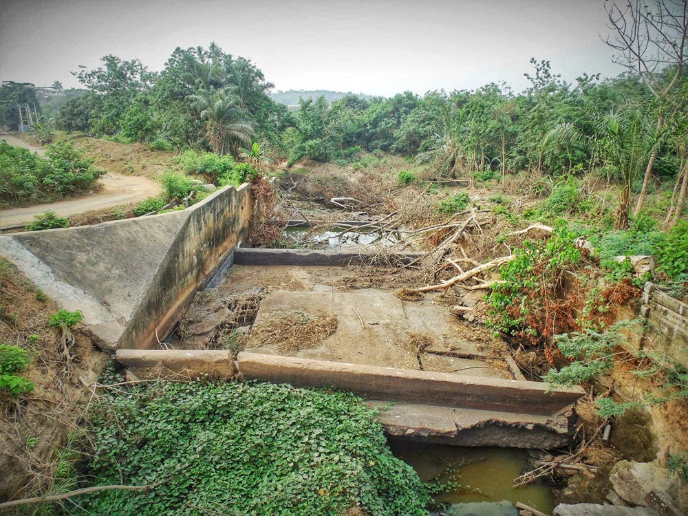 Eleyele-dam-spillway-damaged-during-the-2011-flood -photo-credit-ivan-br