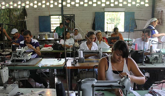 Productive women in El Salvador. World Bank