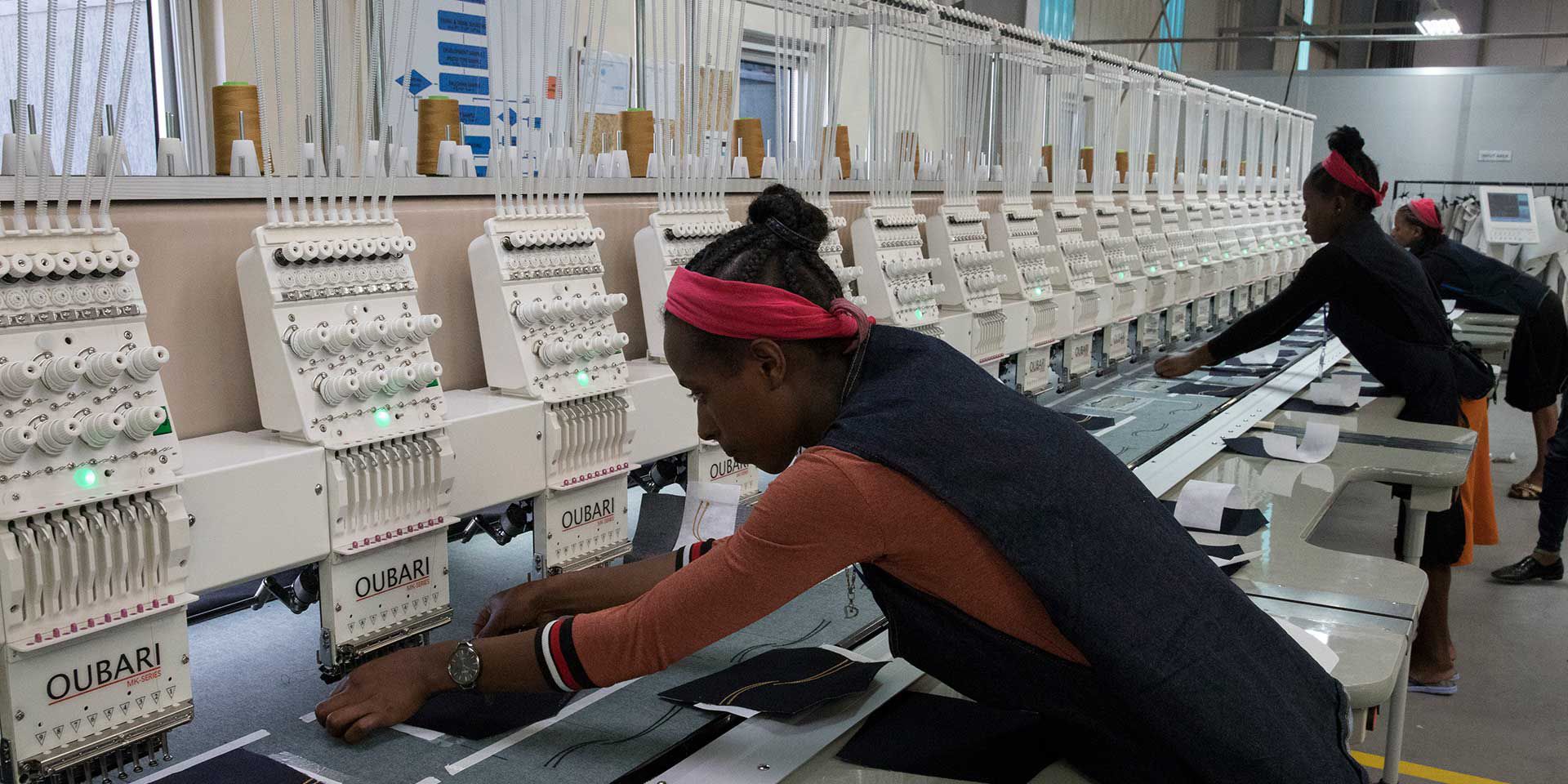 Employees of Indochine Apparel PLC working in the Hawassa Industrial Park, where more than 20 global manufacturers produce textiles and appeal, in Hawassa, Ethiopia on December 15, 2018. Photo © Dominic Chavez/International Finance Corporation\r