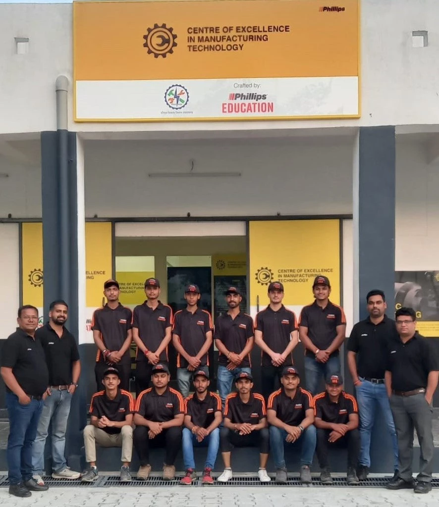 Students outside the Center of Excellence in Manufacturing Technology at ITI in Haridwar 