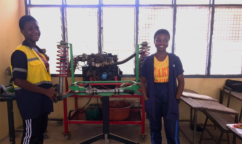 Two female auto mechanical engineering students. Credit: Alice Amegah/World Bank