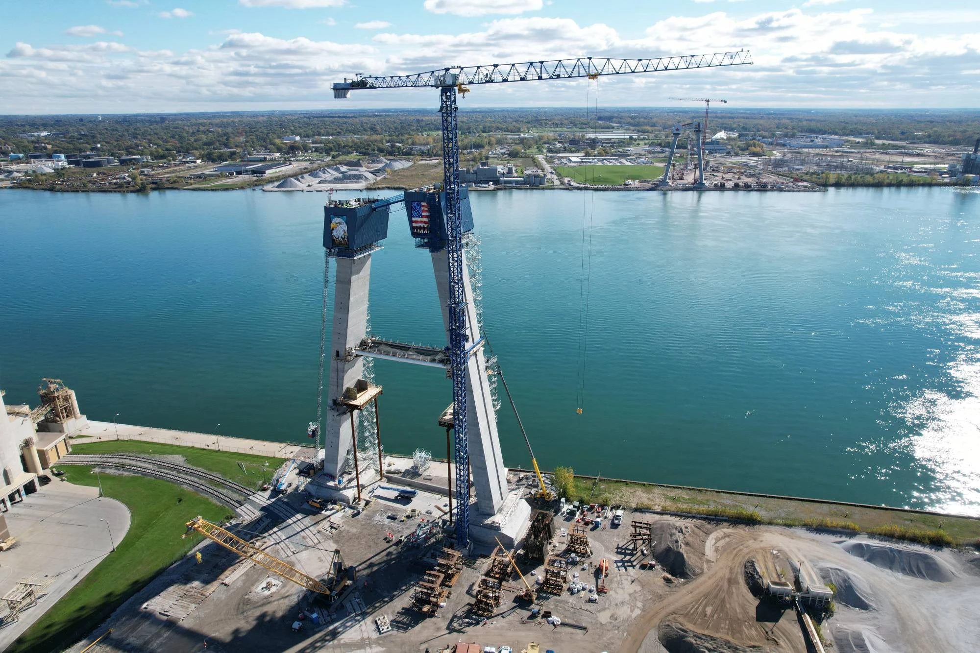 Forging partnerships and conducting economic analyses can help move cross-border PPPs forward | Image: Gordie Howe International Bridge project