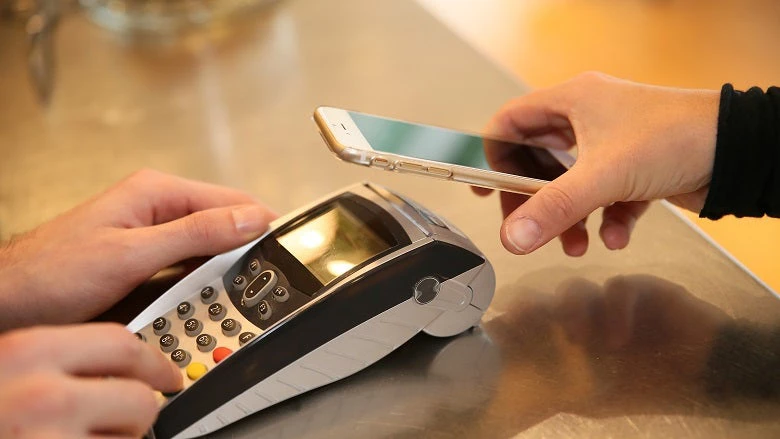 Payment transaction with smartphone