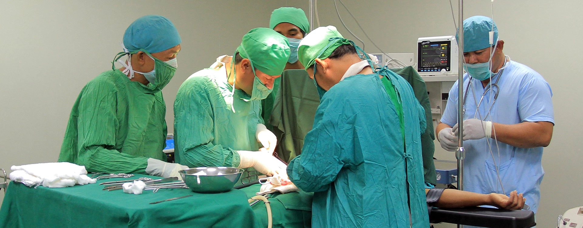 The 16 Makara hospital in Cambodia's remote Preah Vihear province is equiped with modern equipment. In this photo, specialists are performing surgery. The maintenance of 16 Makara is supported by the  World Bank and other international donors through the Health Sector Support Program and the Cambodia Second Health Sector Support Program.

Preah Vihear province, Cambodia
Projects: P070542, P102284
Photo: Chhor Sokunthea / World Bank