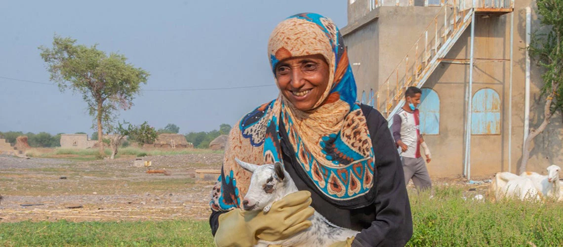 Woman smiles in Yemen.