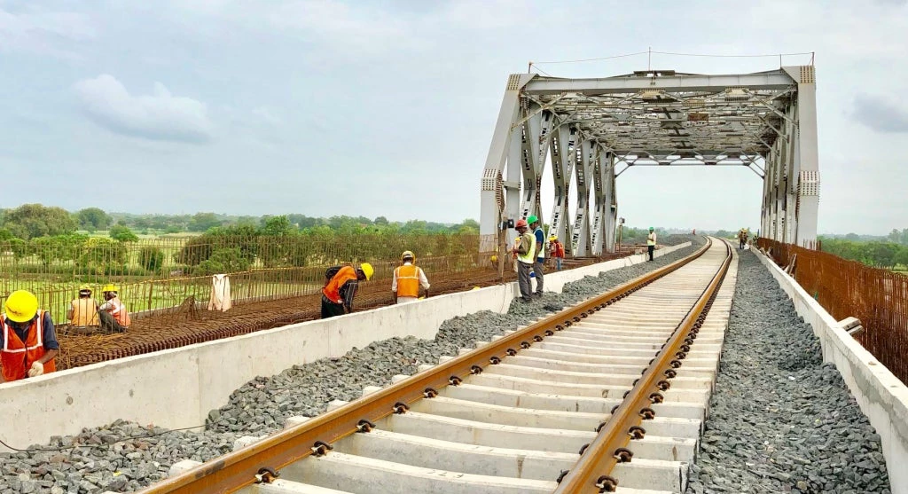 Construction work on India's Eastern Dedicated Freight Corridor. Photo: Joe Qian/World Bank.