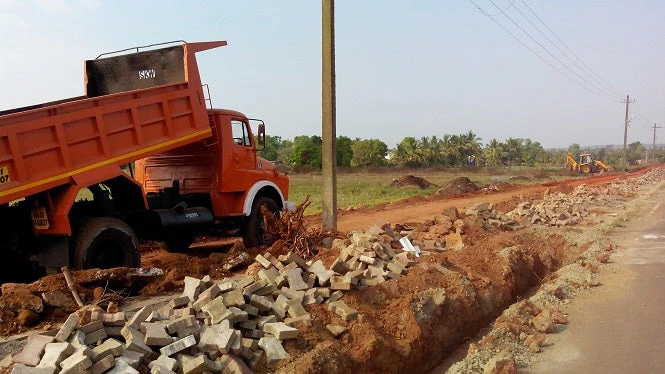 In-road-construction-frederick Noronha-flickr