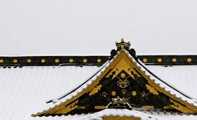 Temple in snow in Japan. Joaquin Toro/World Bank