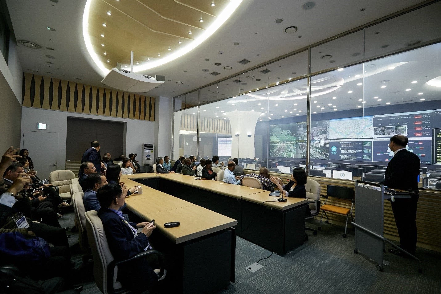 Monitoring hub of the Transport Operation and Information Service (TOPIS) at the basement of Seoul City Hall. 
