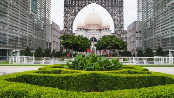 Malaysia?s Islamic sustainable finance market thrives todays, a result of strong building blocks that have been put in place by key players in the ecosystem. 