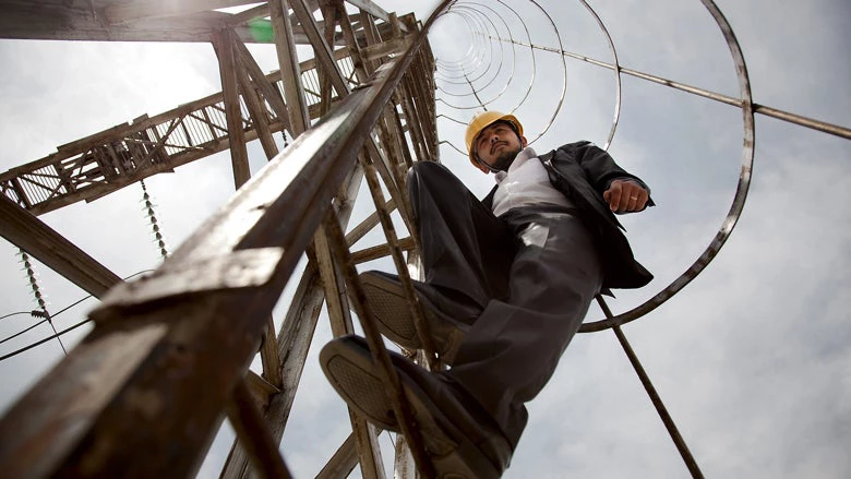 Gerente de una subestación eléctrica en Kabul, Afganistán. Graham Crouch/Banco Mundial.