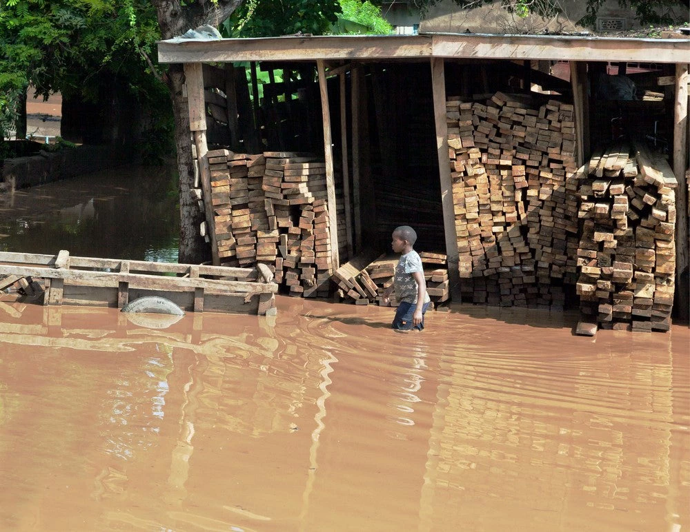 Flood in Tanzania. (Vadim Petrakov / Shutterstock.com)