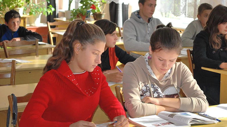 Moldovan school kids