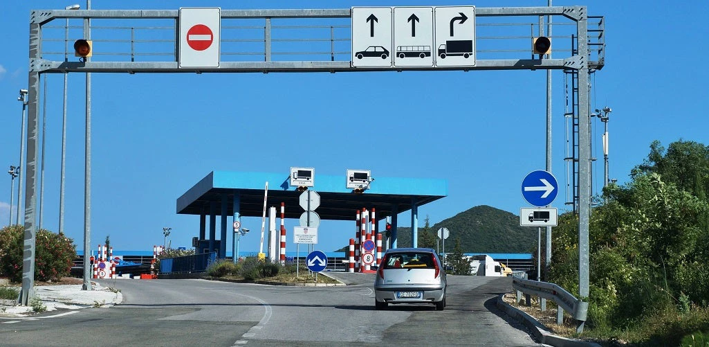 Border crossing Montenegro/Croatia border 