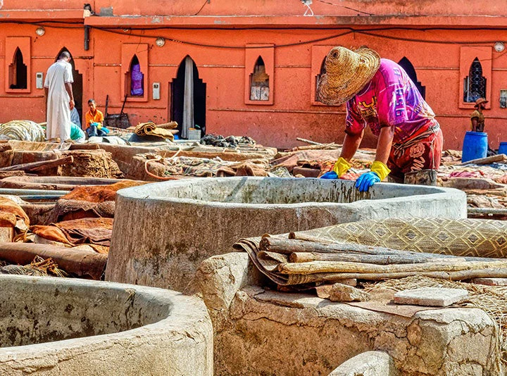 A Moroccan woman working. | © Johannes Pokorn / Unsplash