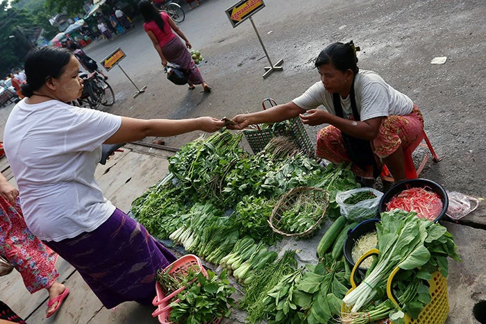 MYR busy market