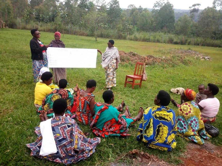 Consultations for Merankabandi Project in the Province of Gitega. Photo: Fabrice Niyonkuru, World Vision.