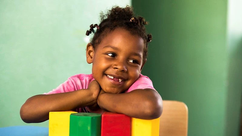 Una niña en la Nueva Escuela Salomé Ureña, en Santo Domingo, República Dominicana. Foto: Orlando Barría