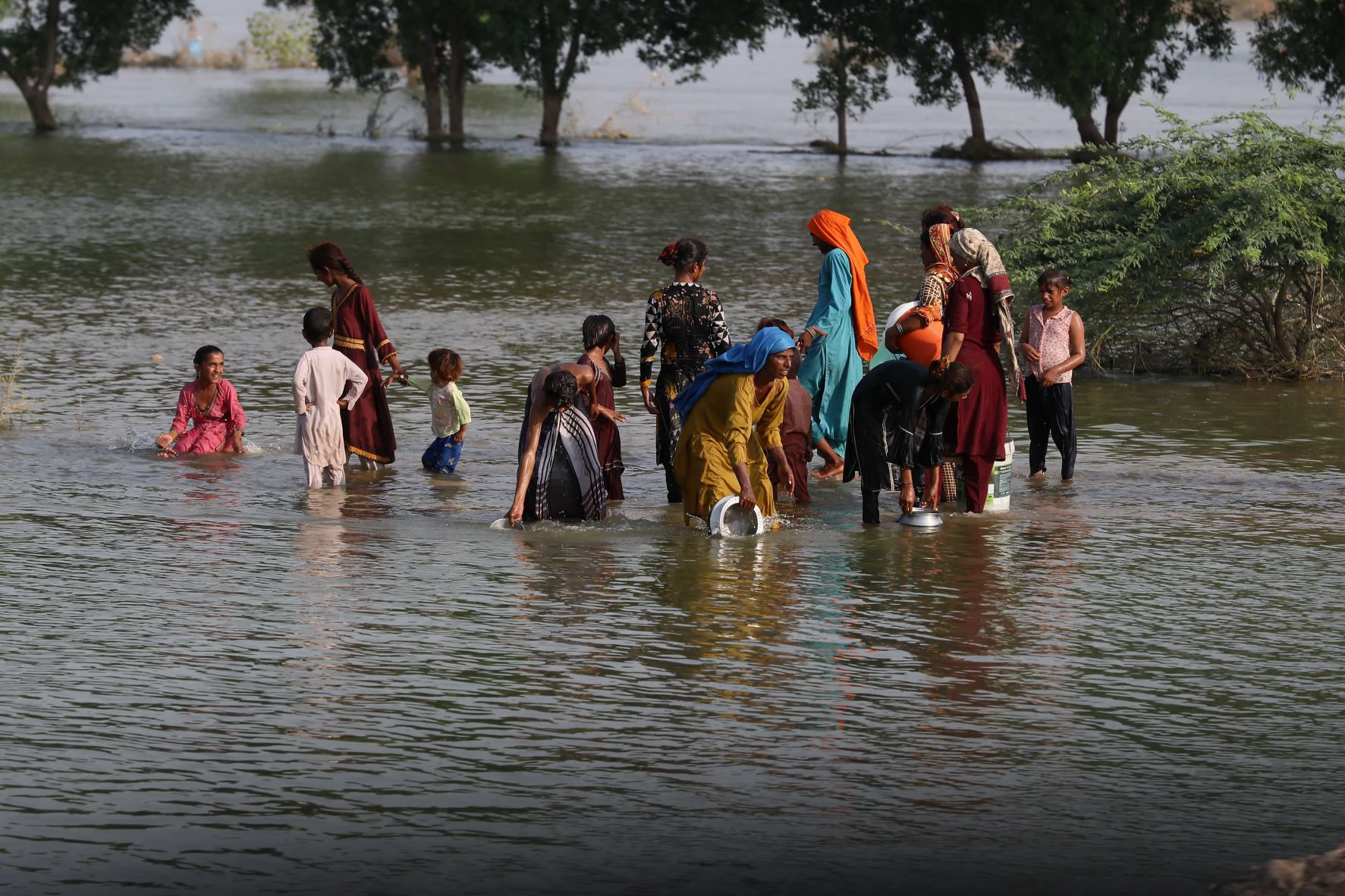 Picture of people in the flooded Sindh province of Pakistan